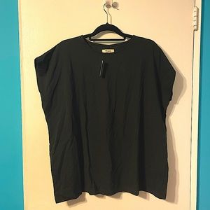New, Never worn, Madewell Plus Shoulder Tee Size 1X in True Black!